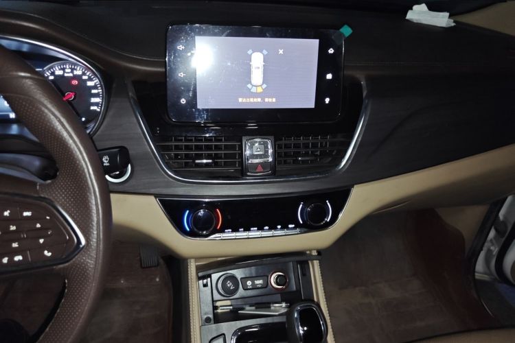 Used Baojun 730 2017 1.8L iAMT Prestige Version 7 Seats Audio And AC Panel