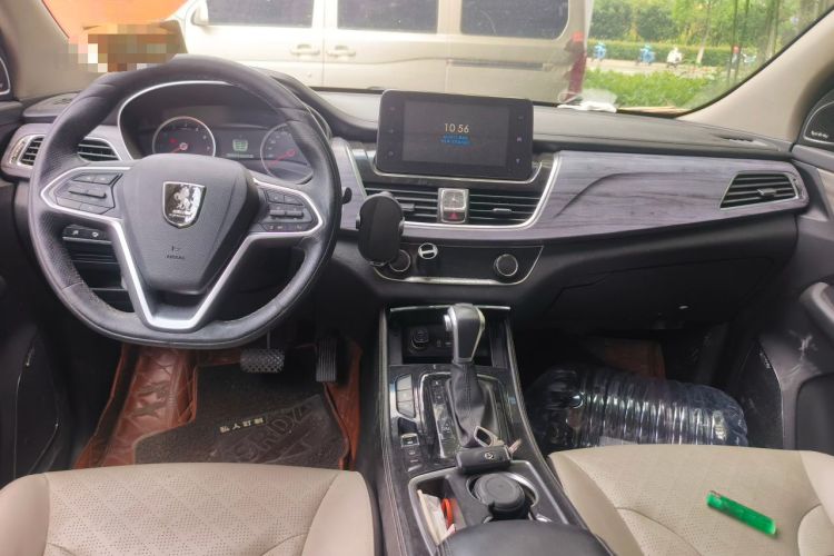 Used Baojun 730 2017 1.5T DCT Flagship Model 7 Seats China V Emission Standard Center Console