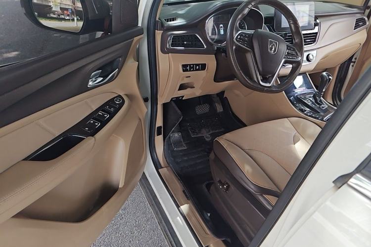 Used Baojun 730 2017 1.8L iAMT Luxury Version 7-Seater Driver Seat
