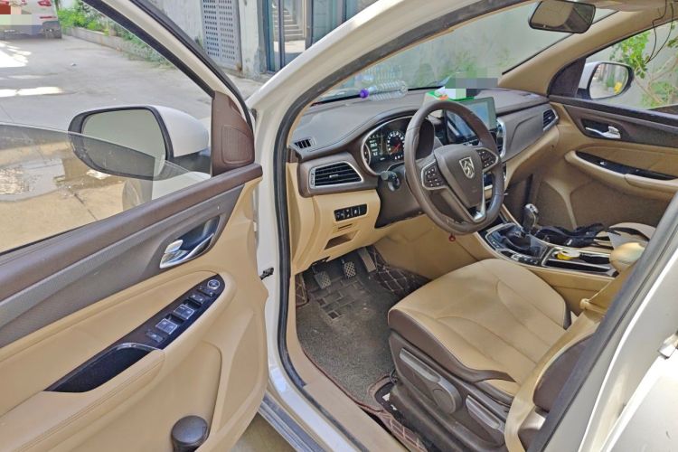 Used Baojun 730 2017 1.5T Manual Style 7 Seats China V Driver Seat