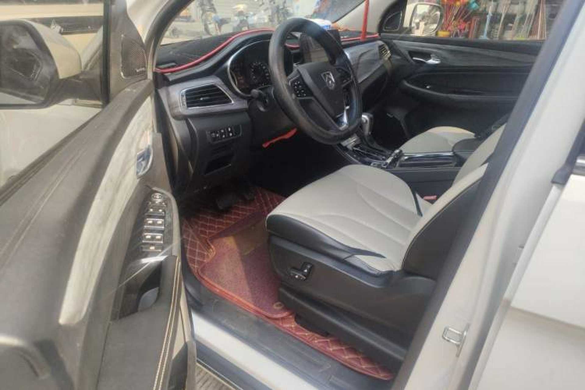 Used Baojun 730 2017 1.5T DCT Flagship Model 7 Seats China V Emission Standard Driver Seat