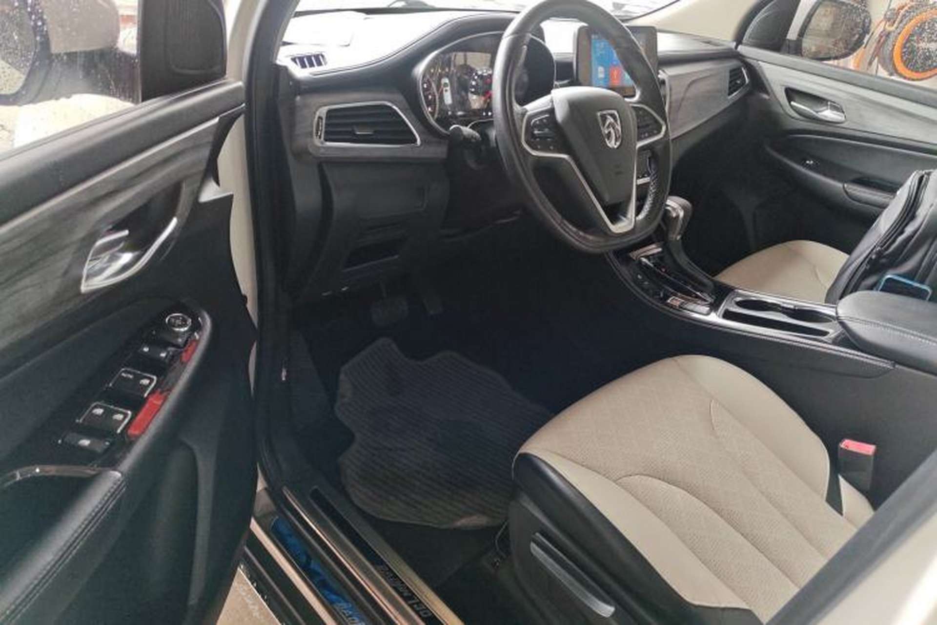 Used Baojun 730 2017 1.5T DCT Fashion Edition 7-Seater China V Emission Standard Driver Seat