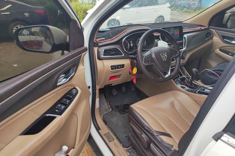 Used Baojun 730 2017 1.5T Manual Style 7 Seats China V Driver Seat