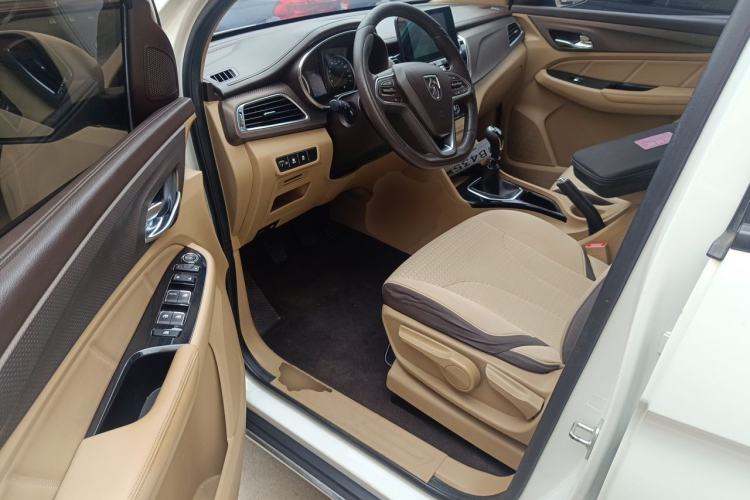 Used Baojun 730 2017 1.5T Manual Fashion Version 7 Seats China V Emission Standard Driver Seat