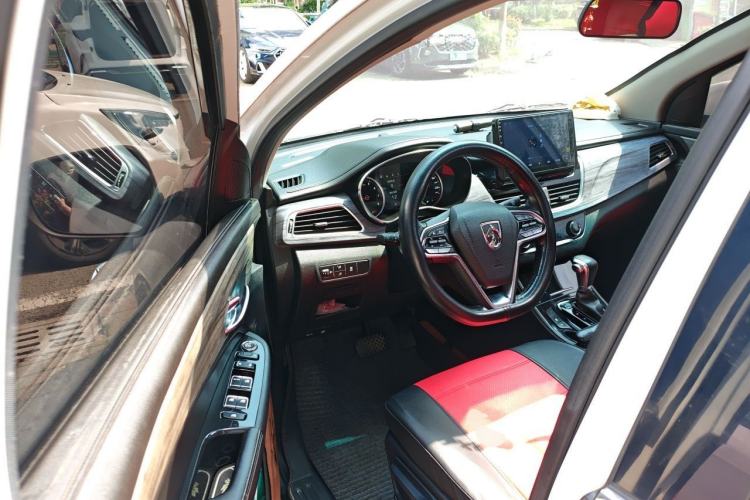 Used Baojun 730 2017 1.5T DCT Fashion Edition 7-Seater China V Emission Standard Driver Seat