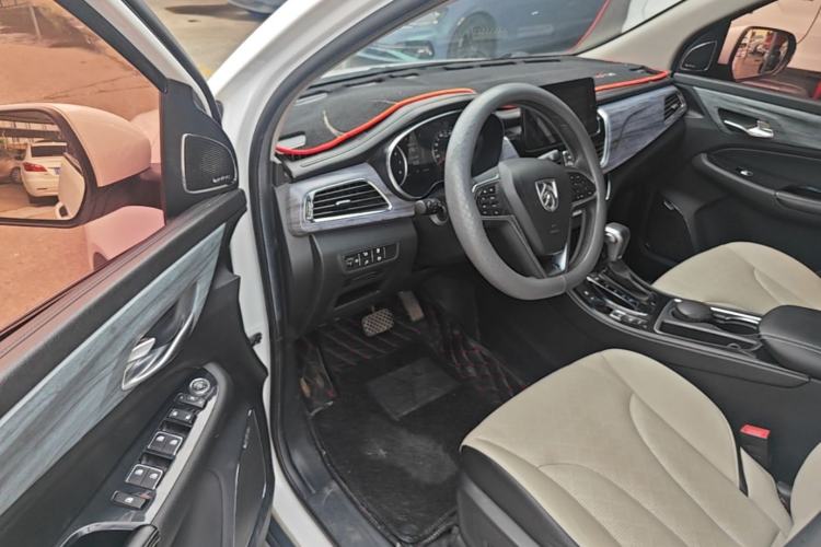 Used Baojun 730 2017 1.5T DCT Flagship Model 7 Seats China V Emission Standard Driver Seat
