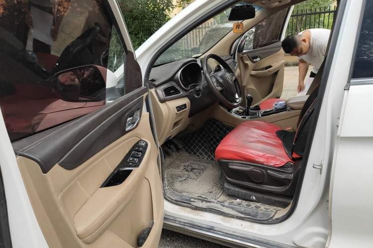 Used Baojun 730 2017 1.5T Manual Style 7 Seats China V Driver Seat