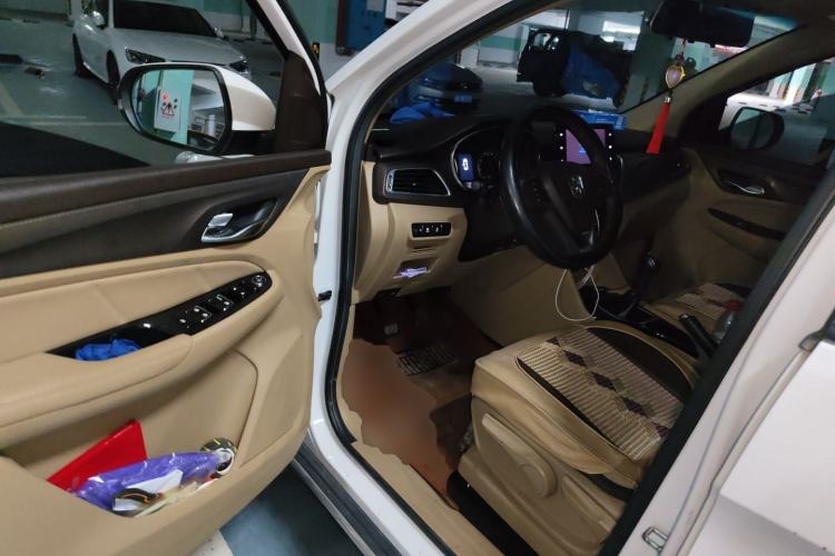 Used Baojun 730 2017 1.5T Manual Fashion Version 7 Seats China V Emission Standard Driver Seat