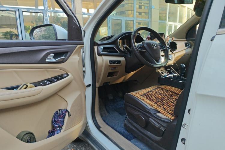 Used Baojun 730 2017 1.5T Manual Style 7 Seats China V Driver Seat