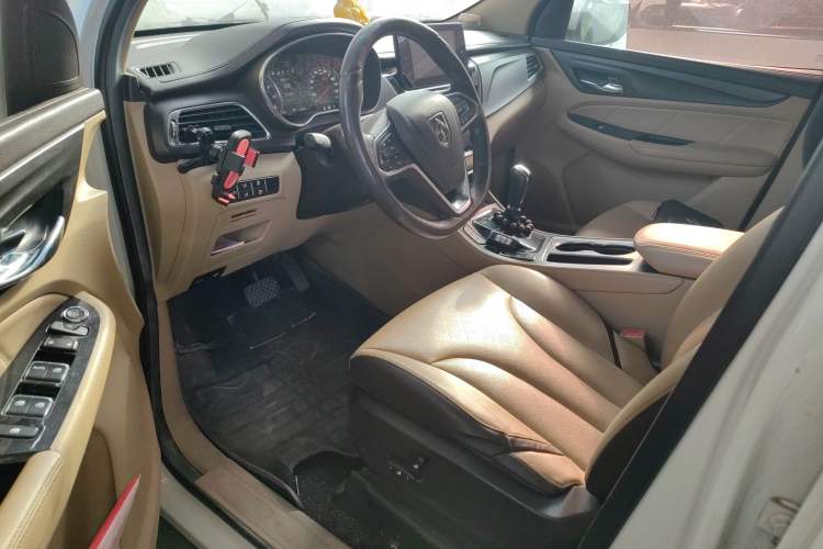 Used Baojun 730 2017 1.8L iAMT Prestige Version 7 Seats Driver Seat