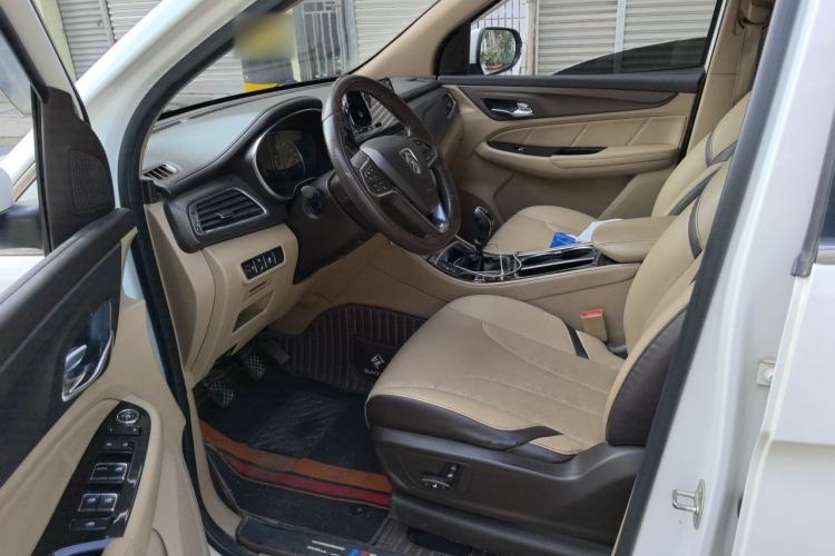 Used Baojun 730 2017 1.5T Manual Luxury Version 7 Seats Driver Seat