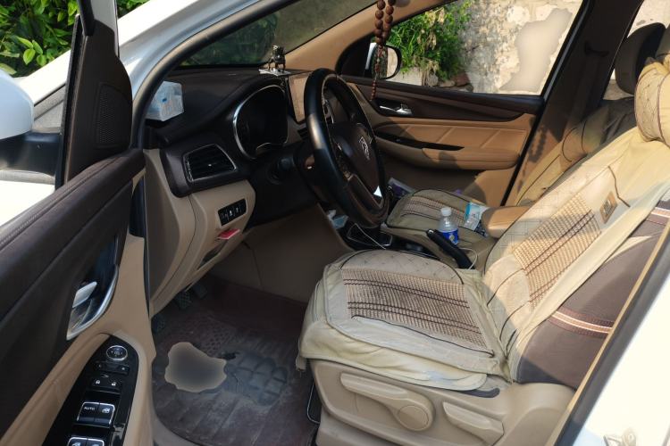 Used Baojun 730 2017 1.5T Manual Fashion Version 7 Seats China V Emission Standard Driver Seat
