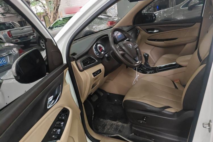 Used Baojun 730 2017 1.8L iAMT Luxury Version 7-Seater Driver Seat