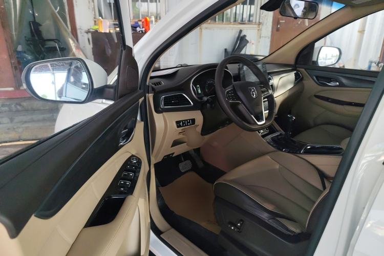 Used Baojun 730 2017 1.8L iAMT Prestige Version 7 Seats Driver Seat