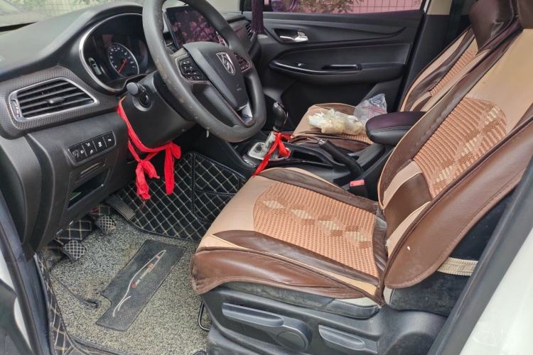 Used Baojun 730 2017 1.5T Manual Fashion Version 7 Seats China V Emission Standard Driver Seat