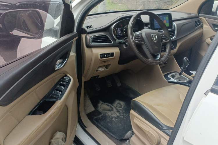 Used Baojun 730 2017 1.5T Manual Fashion Version 7 Seats China V Emission Standard Driver Seat