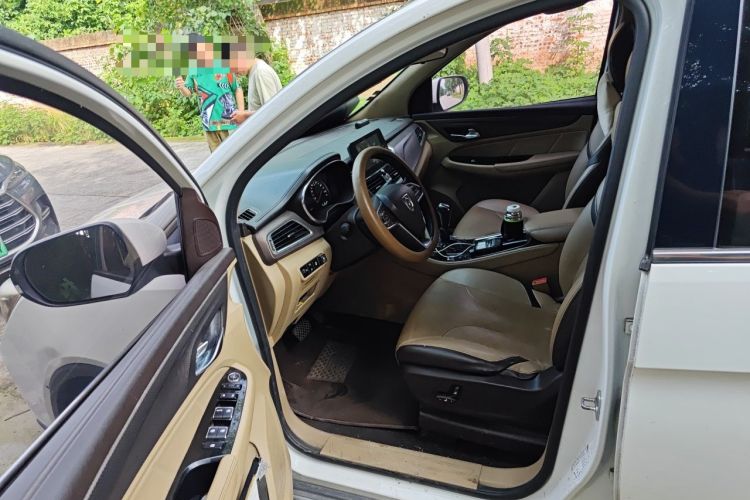 Used Baojun 730 2017 1.8L iAMT Luxury Version 7-Seater Driver Seat