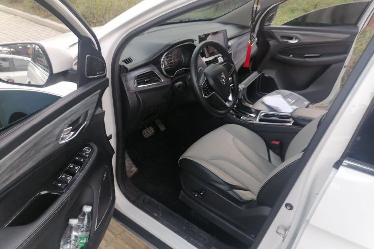 Used Baojun 730 2017 1.5T DCT Flagship Model 7 Seats China V Emission Standard Driver Seat