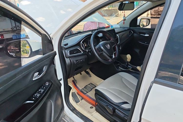 Used Baojun 730 2017 1.5T Manual Style 7 Seats China V Driver Seat