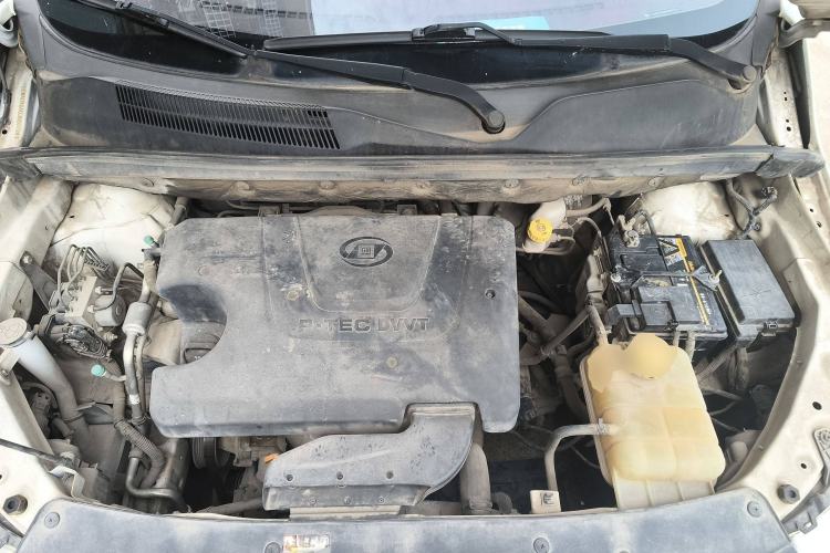 Used Baojun 730 2017 1.5T Manual Fashion Version 7 Seats China V Emission Standard Engine Bay