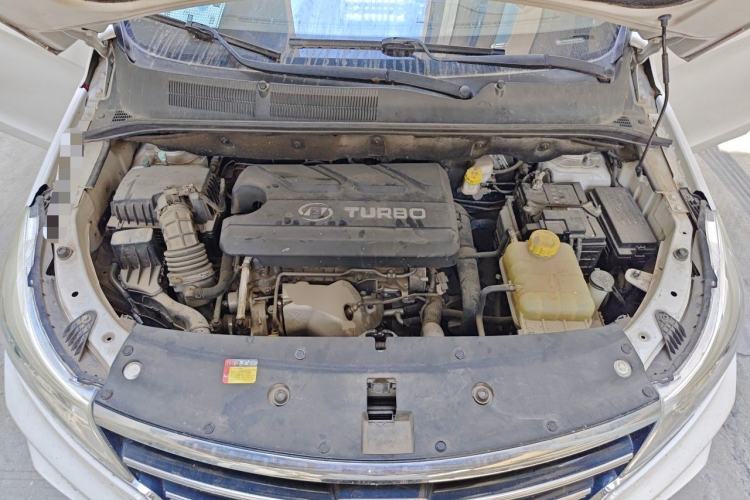 Used Baojun 730 2017 1.5T Manual Style 7 Seats China V Engine Bay