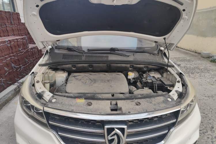 Used Baojun 730 2017 1.8L iAMT Prestige Version 7 Seats Engine Bay
