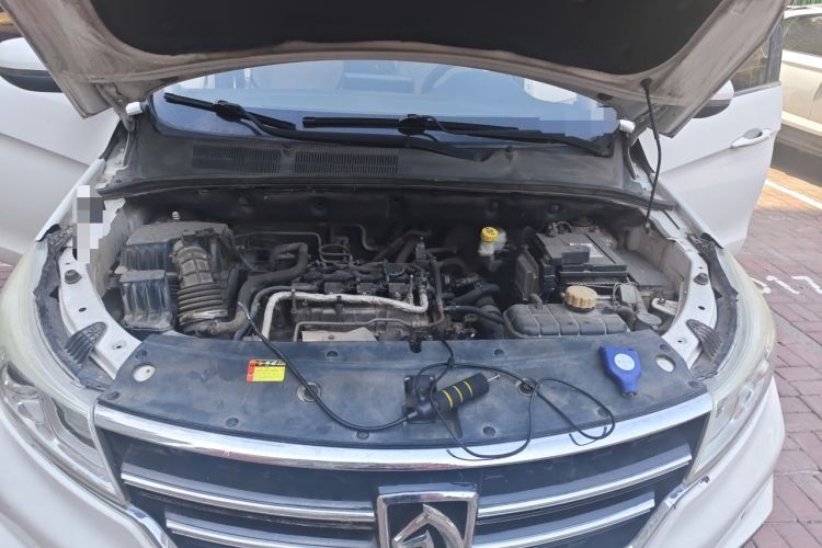 Used Baojun 730 2017 1.5T DCT Fashion Edition 7-Seater China V Emission Standard Engine Bay