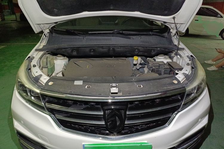 Used Baojun 730 2017 1.8L iAMT Prestige Version 7 Seats Engine Bay