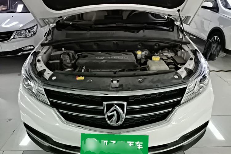 Used Baojun 730 2017 1.5T Manual Fashion Version 7 Seats China V Emission Standard Engine Bay
