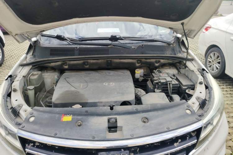 Used Baojun 730 2017 1.8L iAMT Prestige Version 7 Seats Engine Bay