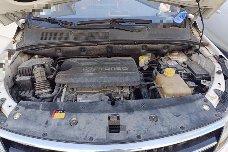 Used Baojun 730 2017 1.5T Manual Prestige Version 7 Seats Engine Bay