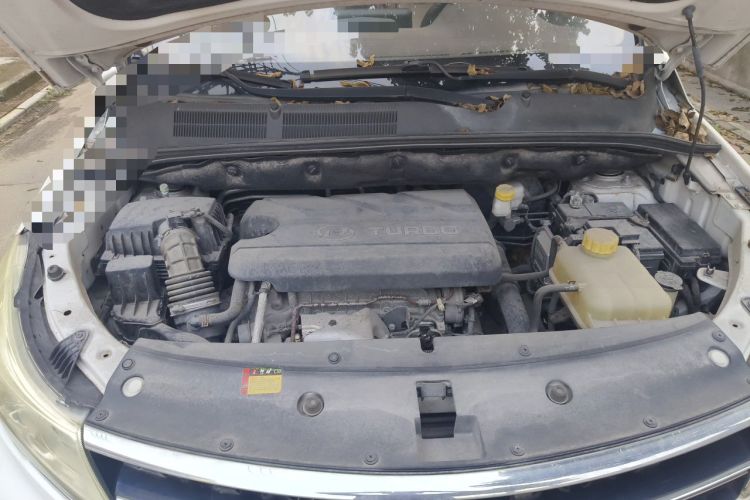 Used Baojun 730 2017 1.5T Manual Fashion Version 7 Seats China V Emission Standard Engine Bay