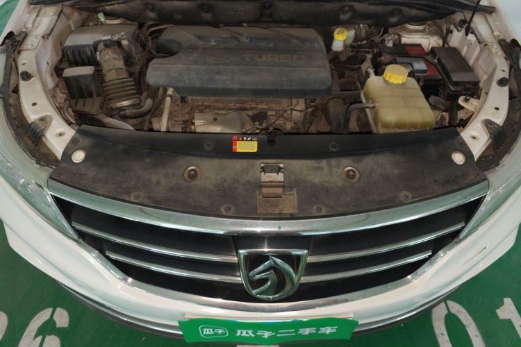 Used Baojun 730 2017 1.5T Manual Fashion Version 7 Seats China V Emission Standard Engine Bay