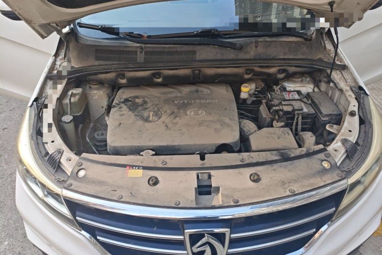 Used Baojun 730 2017 1.8L iAMT Prestige Version 7 Seats Engine Bay