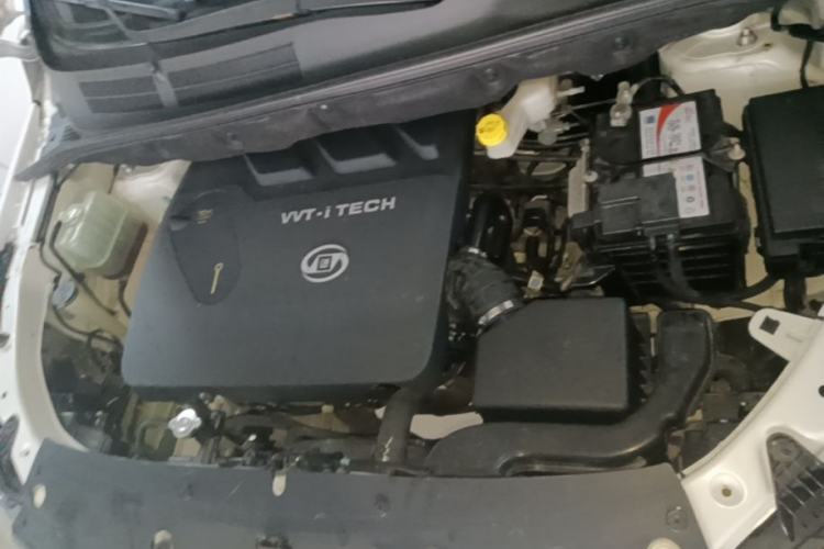 Used Baojun 730 2017 1.8L iAMT Prestige Version 7 Seats Engine Bay