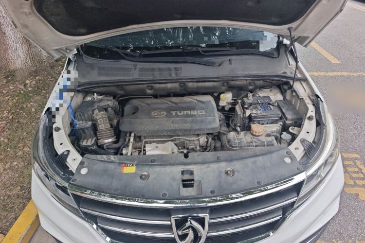 Used Baojun 730 2017 1.5T DCT Flagship Model 7 Seats China V Emission Standard Engine Bay