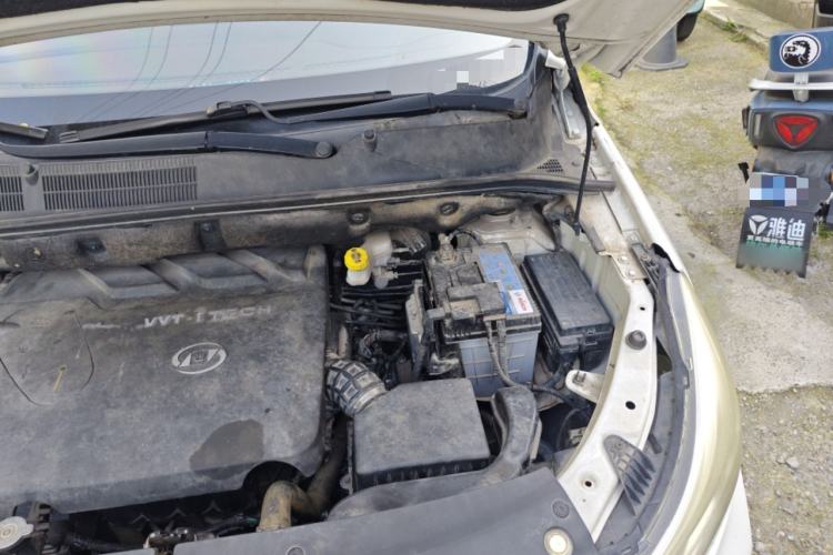 Used Baojun 730 2017 1.8L iAMT Luxury Version 7-Seater Engine Bay Left