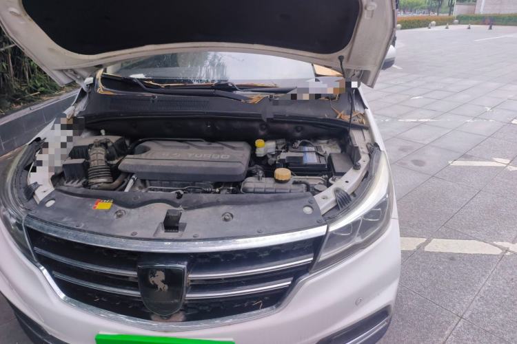 Used Baojun 730 2017 1.5T DCT Flagship Model 7 Seats China V Emission Standard Engine Bay Left