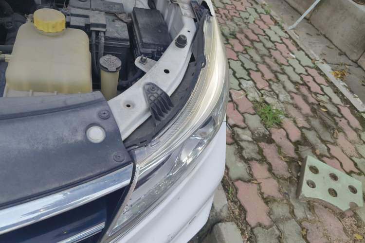 Used Baojun 730 2017 1.5T Manual Fashion Version 7 Seats China V Emission Standard Engine Bay Left