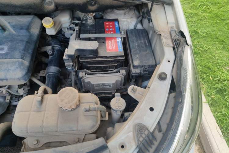 Used Baojun 730 2017 1.5T DCT Flagship Model 7 Seats China V Emission Standard Engine Bay Left