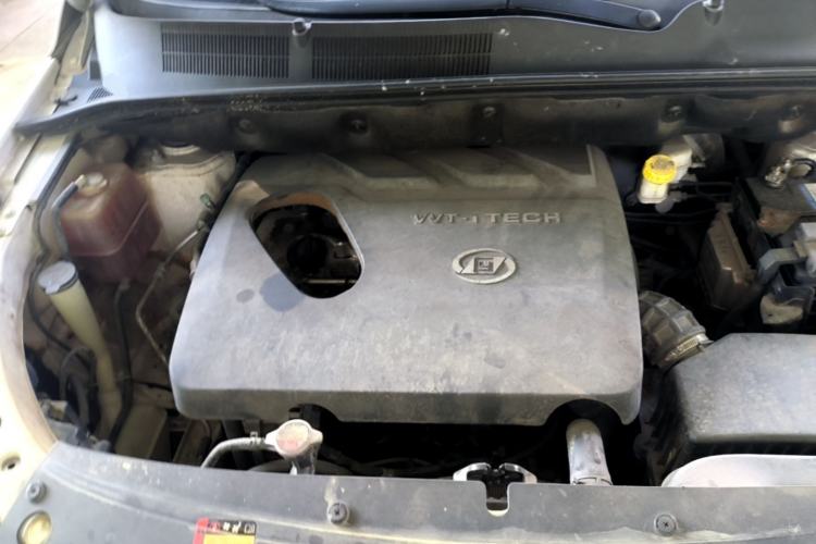 Used Baojun 730 2017 1.8L iAMT Prestige Version 7 Seats Engine Bay