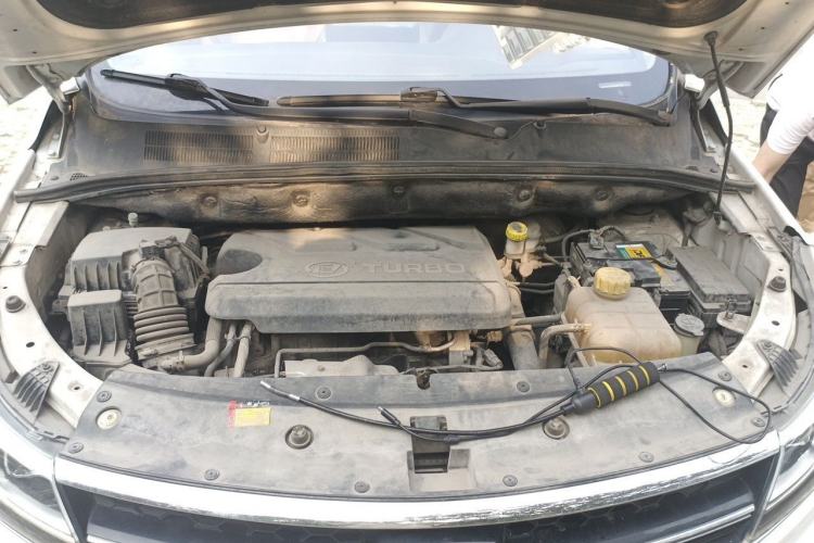 Used Baojun 730 2017 1.5T Manual Prestige Version 7 Seats Engine Bay