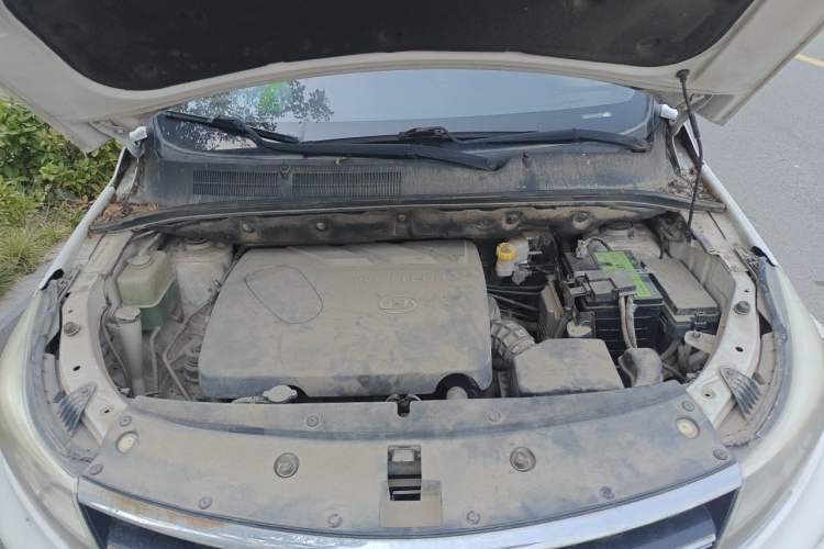 Used Baojun 730 2017 1.8L iAMT Prestige Version 7 Seats Engine Bay