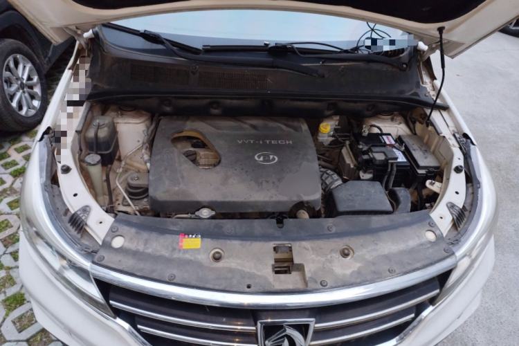 Used Baojun 730 2017 1.8L iAMT Prestige Version 7 Seats Engine Bay