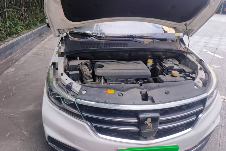 Used Baojun 730 2017 1.5T DCT Flagship Model 7 Seats China V Emission Standard Engine Bay Right