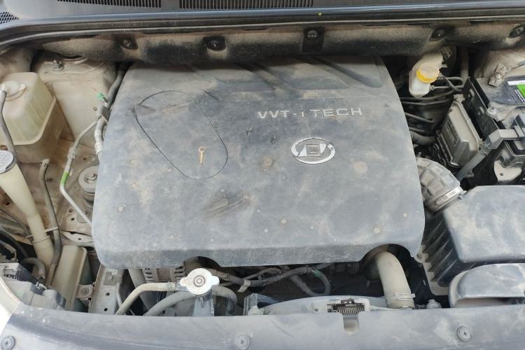 Used Baojun 730 2017 1.8L iAMT Prestige Version 7 Seats Engine Bay