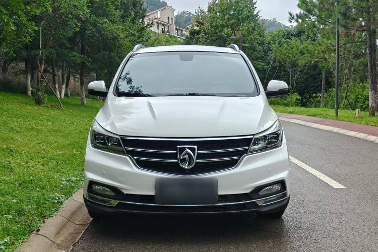 Used Baojun 730 2017 1.5T DCT Flagship Model 7 Seats China V Emission Standard Exterior 1