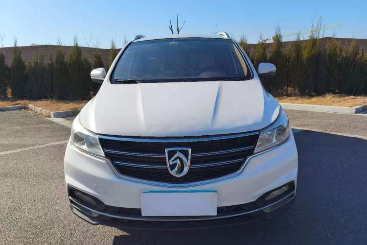 Used Baojun 730 2017 1.5T Manual Fashion Version 7 Seats China V Emission Standard Exterior 1