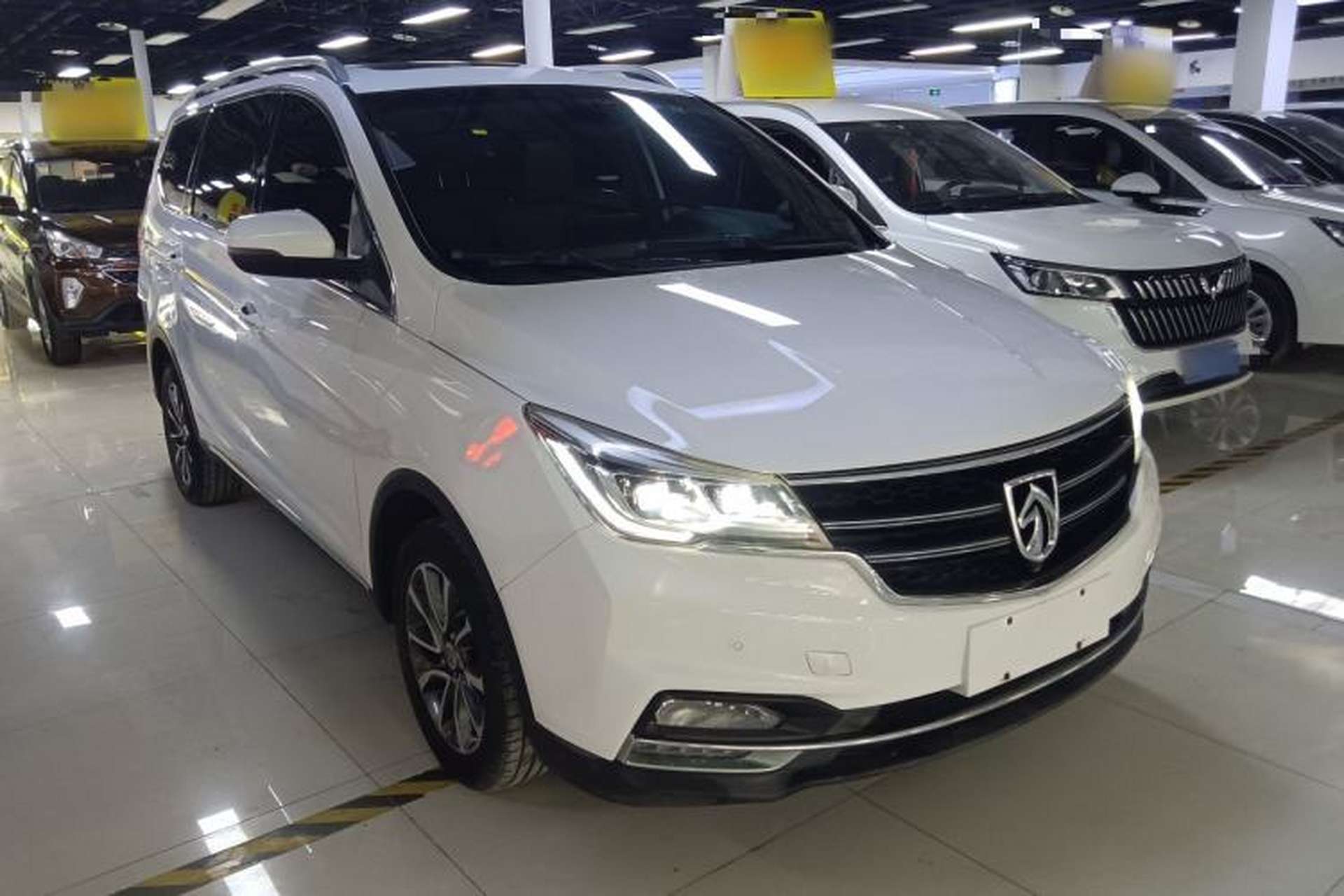 Used Baojun 730 2017 1.8L iAMT Prestige Version 7 Seats Exterior 2
