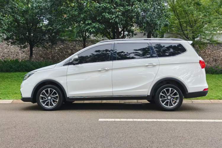 Used Baojun 730 2017 1.5T DCT Flagship Model 7 Seats China V Emission Standard Exterior 2